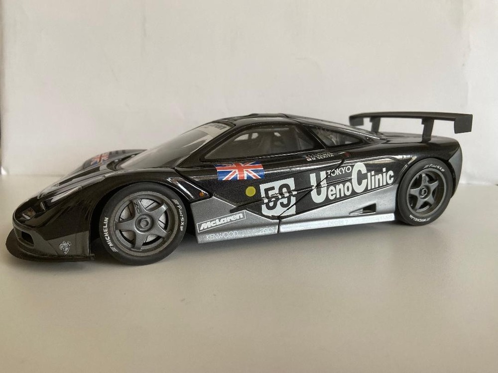 1/18 Diecast 1995 McLaren F1 GTR Race Car side mirrors missing NO BOX