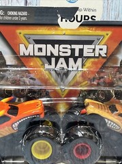 Monster Jam 1:64 Scale Truck El Toro Loco vs Monster Mutt 2 Pcs Figure Set.NIB