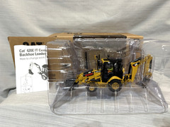 DIECAST MASTERS Caterpillar 420E IT Center Pivot Backhoe Loader 1:50 DM85143