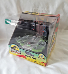 2023 JADA Toys JURASSIC PARK 30th Anniversary NANO SCENE w/ front gate, vehicles