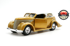 1936 FORD SEDAN CUSTOM GOLD WHITE TOP 1:64 SCALE DIECAST COLLECTOR MODEL CAR