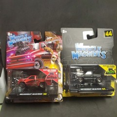Muscle Machines 1993 Chevrolet 454 SS Pickup pair (2)