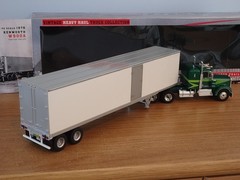 ICONIC REPLICAS IXO MOVIN ON (TV SERIES) KENWORTH W900A TRUCK MODEL 43-0591 1:43