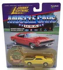Johnny Lightning 1/64 Scale 200-00 Muscle Cars USA 1969 Plymouth Roadrunner