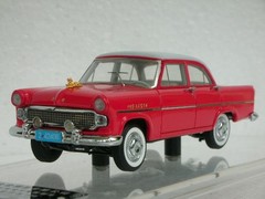 1958 Dongfeng Golden Dragon CA71 sedan resin model limited edition 1/43