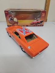 Dukes of Hazzard JOYRIDE 1:25 Scale General Lee. 1969 Dodge Charger. NIB