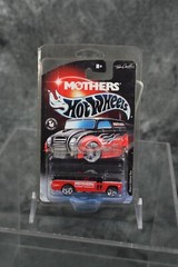 Hot Wheels Mothers Series #2 Car 4 of 4 Mom’s School Bus Sealed