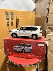 1:18 Scale 2018 Nissan Armada Patrol White Diecast Model Car