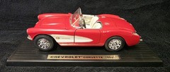 Vintage Road Legends 1957 Chevrolet Corvette 1:18 Die Cast Car Red NO BOX