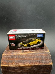 Takara Tomy / Tomica Nissan GT-R NISMO Special edition Gold version L4