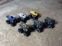 Super Quickly Monster Trucks Lot Of 6 Micro Metal & Plastic Unknown Manufacturer