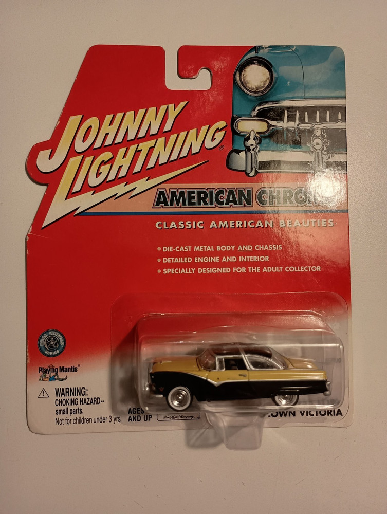 Johnny Lightning American Chrome 1955 Ford Crown Victoria Black and Yellow 1:64