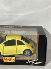 Maisto Volkswagen Yellow New Beetle Special Edition 1:25 Die-Cast Metal Sealed