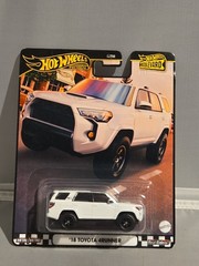 *READ* HOT Wheels Premium Boulevard ’18 Toyota 4Runner 1:64 Diecast White