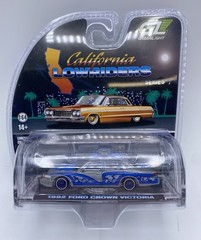 RAW CHASE Greenlight 1992 Ford Crown Victoria Blue with Light Bar 1/64