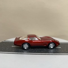 Hot Wheels 100% Collectibles 1982 Chevy Corvette C3 Dark Red Metallic 1:64