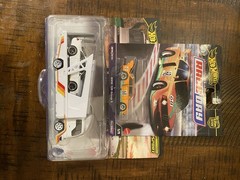 Hot Wheels Premium 2025 Team Transport with Toyota and Race Day BMW