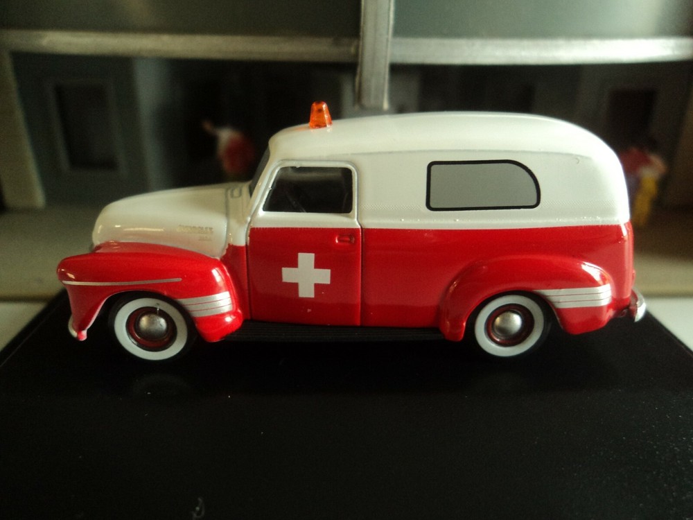 Oxford 1950 CHEVROLET PANEL VAN AMBULANCE 1/87 HO diecast car GM