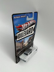 Lot of 5 Hot Wheels Boulevard Legends w RRs on 2011 card- Z 9