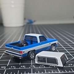 Greenlight 1/64 1984 Chevrolet K-5 Blazer Blue/White Diecast Removable Top