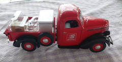 First Gear Inc. Speedway 1938 International D-2 Ice Pickup RED 1:25 Scale