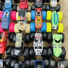 Hot Wheels Monster Jam Lot of 25 – 1:64 Monster Trucks Grave Digger Batman