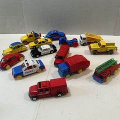 Lot of 14 Vtg Maisto Diecast Mixed Toy Cars Trucks Emergency Vehicle Fire Police