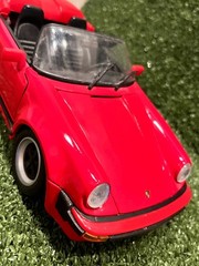 Maisto – Special Edition – RED 1989 Porsche 911 Speedster – 1:18 Scale