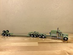 DCP 1/64 Kenworth W900 Magnitude Lowboy Jeep And Flip Axle Semi Truck Farm Toy