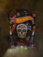 Hot Wheels Halloween Die-Cast Metal Vehicle Pumpkin Design Sports Car Corvette