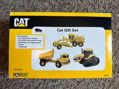 Norscot Caterpillar Cat Gift Set 1:64 Scale Die-Cast Metal Model 55019