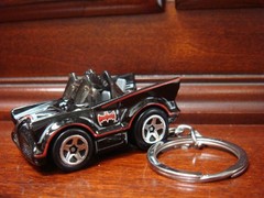 * NEW * CUSTOM MADE 1966 66′ BATMOBILE BATMAN DC COMIC TV MOVIE KEYCHAIN