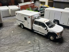 1/64 Custom Built FORD AMBULANCE Greenlight