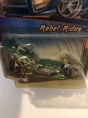 2005 Hot Wheels Rebel Rides 5/5 Fright Bike #80 Drag Bike Stand Green