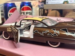 Jada Diecast 1:24 Scale 1959 Cadillac Coupe Deville Chocula with figurine 32204