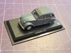 1/43 Del Prado Citroen 2CV Die Cast With Plastic Base