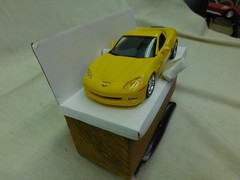 NEW AMT 1/25 SCALE 2006 CORVETTE Z06 IN YELLOW COUPE PROMO MODEL ERTL