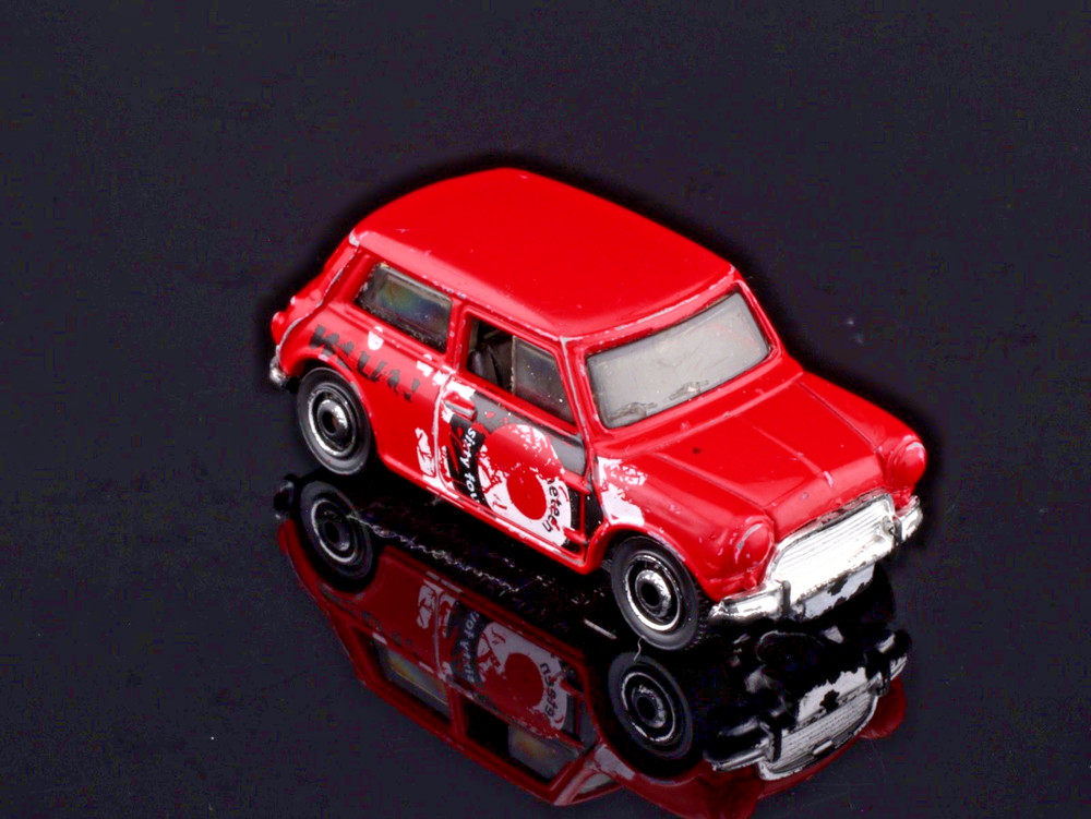 2013 Matchbox Adventure City ~ 1964 AUSTIN MINI COOPER ~ 12/120 Diecast