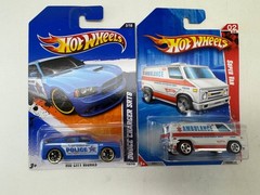 Hot Wheels Lot: 2011 Dodge Charger SRT8 Police #110 & Super Van Ambulance #162