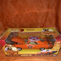 Dukes of Hazzard General Lee Diecast Metal Body Detailed Engine And Interior