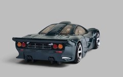 1997 MCLAREN F1 GT Diorama Collectible DieCast Model Car 1:64 Green LOOSE
