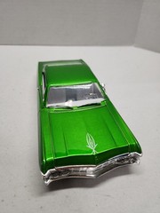 Jada 1967 Chevrolet Impala SS Street Low Green and White Bigtime Muscle 1/24
