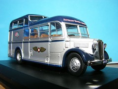 Commer Commando Auto Bus in Silver/Blue 1:76th. Scale. OO Gauge A.N.A