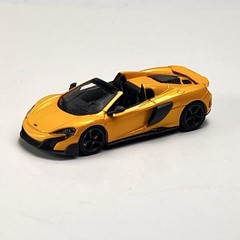 Minichamps 1/87 HO McLaren 675 LT Spider 2015 Volcano Yellow 870154432