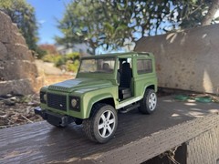 Bruder Defender Station Wagon 1:16 Scale Green Land Rover Germany 2010