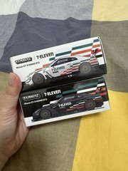 Tarmac works Taiwan 7-11 Limited Nissan GT-R NISMO GT3 1/64 Black and White Set