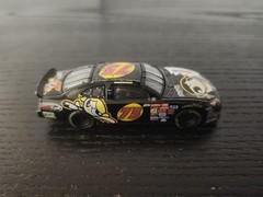 2000 NASCAR #75 Cartoon Network Powerpuff Girls Ford Taurus *mini Size*