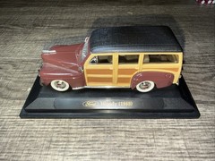 Road Signature Collection Yat Ming 1948 Ford Woody 1:43 Diecast Wagon