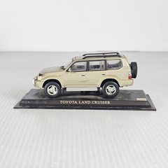 Del Prado Toyota DP2923 1/43 Land Cruiser Prado 1996 Gold 4×4 SUV Car Boxed.