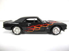 JOHNNY LIGHTNING – BLACK WITH FLAMES – 1967 CHEVROLET CAMARO RS/SS – 1/64